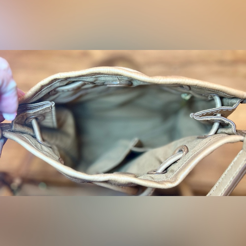 Fossil Crossbody - Picture 5 of 7